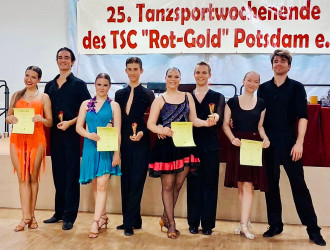 20251108 TSC Rot Gold Potsdam Siegerehrung Hgr C Latein